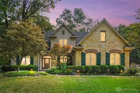1129 Green Tree Dr, Dayton, OH 45429