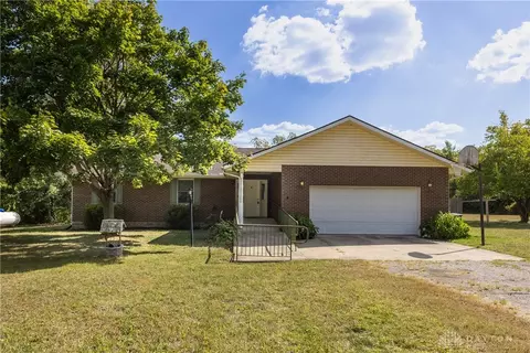 7476 E State Route 40, New Carlisle, OH 45344