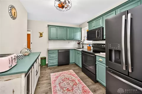 Kitchen - 9748 Leacrest Rd, Cincinnati, OH 45215 photo 1 of 3