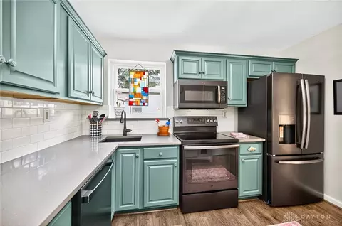 Kitchen - 9748 Leacrest Rd, Cincinnati, OH 45215 photo 3 of 3