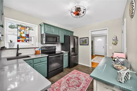 Kitchen - 9748 Leacrest Rd, Cincinnati, OH 45215 photo 2 of 3