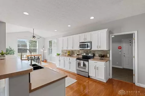 9159 Glenridge Blvd, Centerville, OH 45458 photo 17