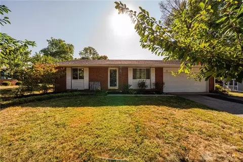 15 Sexton Dr, Xenia, OH 45385