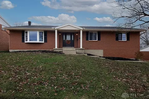 1818 Kathy Ln, Miamisburg, OH 45342