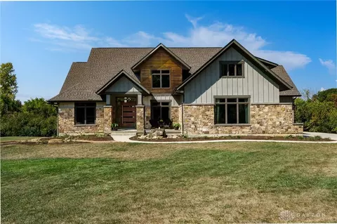 10693 Green Apple Rd, Miamisburg, OH 45342
