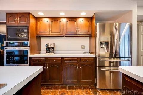 Kitchen - 4301 Tait Rd, Kettering, OH 45429 photo 8 of 9