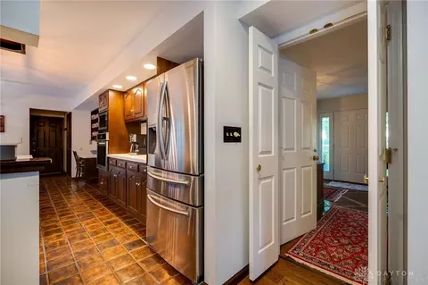 Entry Way - 4301 Tait Rd, Kettering, OH 45429 photo 5 of 11