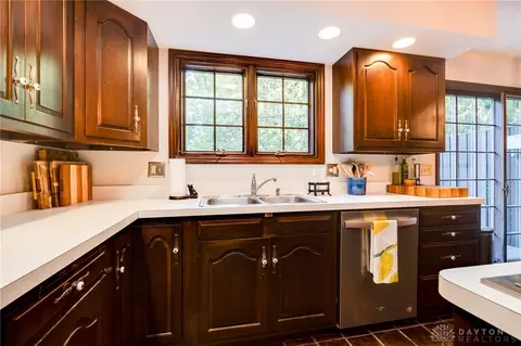 Kitchen - 4301 Tait Rd, Kettering, OH 45429 photo 6 of 9