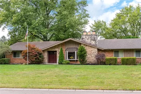 5417 Red Coach Rd, Centerville, OH 45429