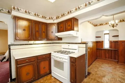Kitchen - 3841 Thornton Dr, Silverton, OH 45236 photo 2 of 2