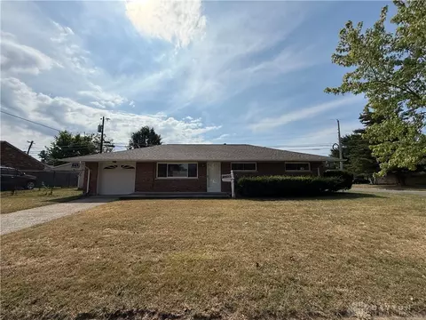 1692 Hillwood Dr, Kettering, OH 45439