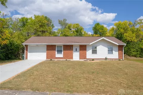 7032 Marsh Creek Dr, Dayton, OH 45426