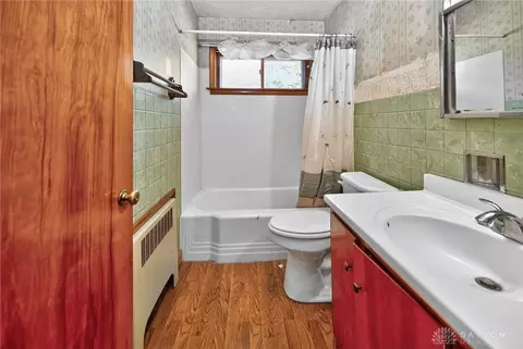 Bath - 5822 Broadway Rd, Springfield, OH 45502 photo 2 of 4