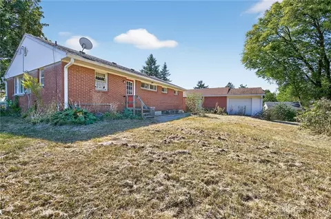 Exterior - 5822 Broadway Rd, Springfield, OH 45502 photo 5 of 8