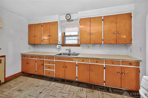 Kitchen - 5822 Broadway Rd, Springfield, OH 45502 photo 4 of 5