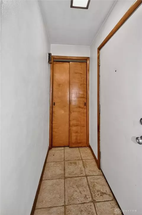 Entry Way - 5822 Broadway Rd, Springfield, OH 45502 photo 2 of 3