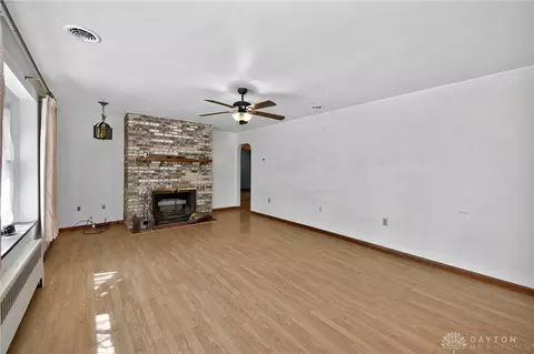 Living - 5822 Broadway Rd, Springfield, OH 45502 photo 1 of 3