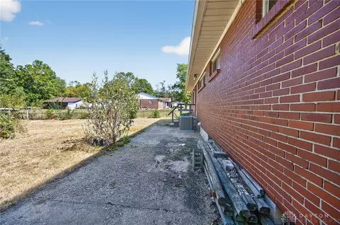 Exterior - 5822 Broadway Rd, Springfield, OH 45502 photo 2 of 8