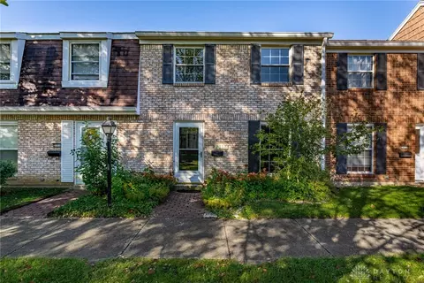 2113 Wellington Ct, Fairborn, OH 45324