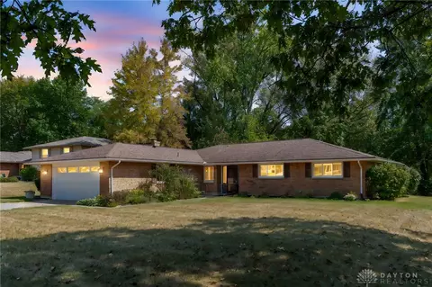 6190 Park Ridge Dr, Dayton, OH 45459