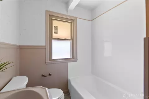 Bath - 47 N Wright Ave, Fairborn, OH 45324 photo 2 of 5