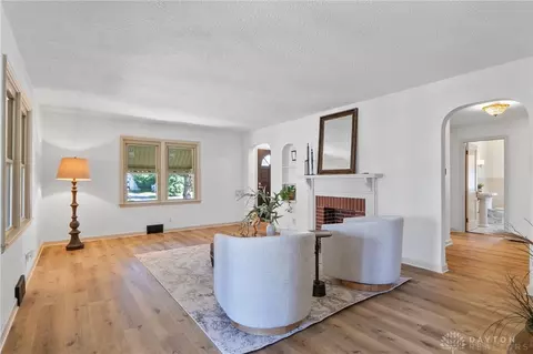 Living - 47 N Wright Ave, Fairborn, OH 45324 photo 5 of 6