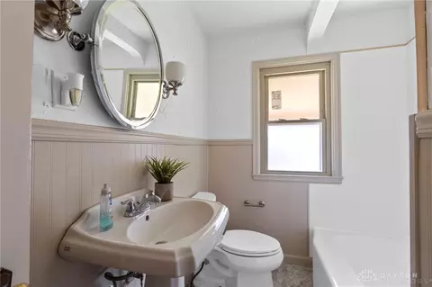 Bath - 47 N Wright Ave, Fairborn, OH 45324 photo 1 of 5