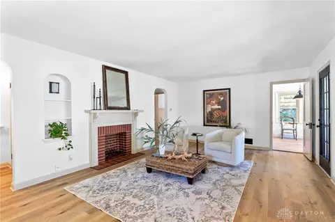 Living - 47 N Wright Ave, Fairborn, OH 45324 photo 2 of 6