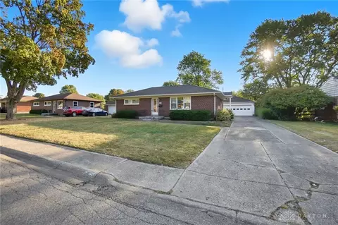 2524 Home Orchard Dr, Springfield, OH 45503