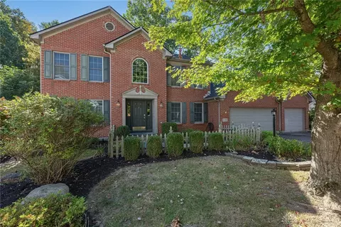 8590 Shelly Woods Ct, Springboro, OH 45066