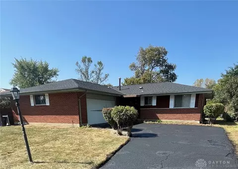613 Majestic Dr, Dayton, OH 45417