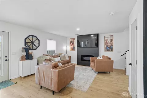 Living - 276 Hampton Trl, Springfield, OH 45502 photo 1 of 4