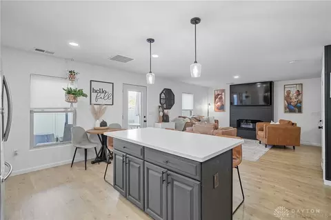 Kitchen - 276 Hampton Trl, Springfield, OH 45502 photo 2 of 4