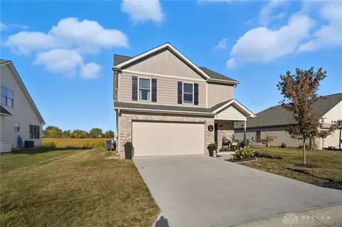 Exterior - 276 Hampton Trl, Springfield, OH 45502 photo 4 of 10