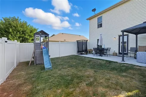 Exterior - 276 Hampton Trl, Springfield, OH 45502 photo 10 of 10