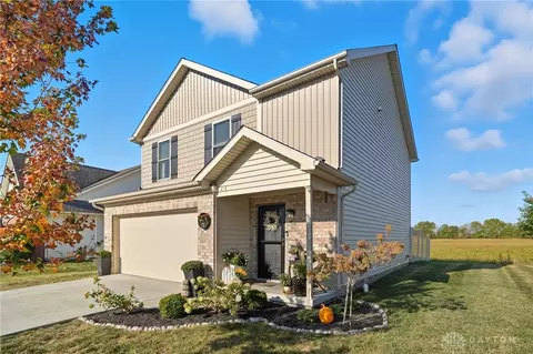 Exterior - 276 Hampton Trl, Springfield, OH 45502 photo 3 of 10