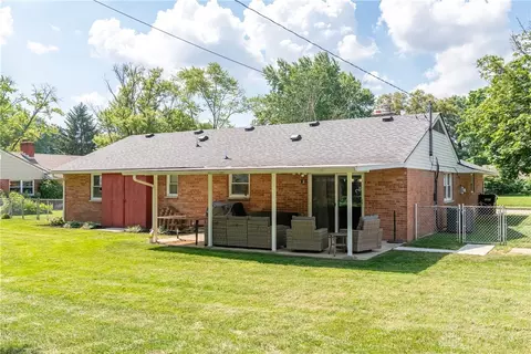 Exterior - 2033 Westlawn Dr, Kettering, OH 45440 photo 3 of 5
