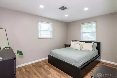 Bedroom - 2033 Westlawn Dr, Kettering, OH 45440 photo 3 of 3