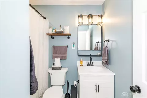Bath - 2033 Westlawn Dr, Kettering, OH 45440 photo 2 of 2