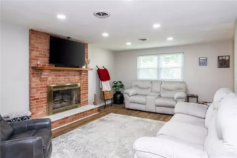 Living - 2033 Westlawn Dr, Kettering, OH 45440 photo 1 of 2
