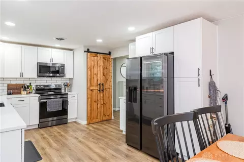 Kitchen - 2033 Westlawn Dr, Kettering, OH 45440 photo 6 of 6