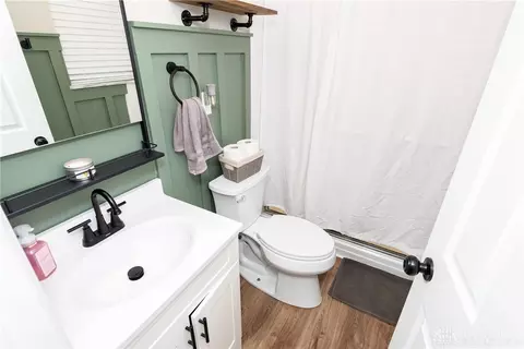 Bath - 2033 Westlawn Dr, Kettering, OH 45440 photo 1 of 2