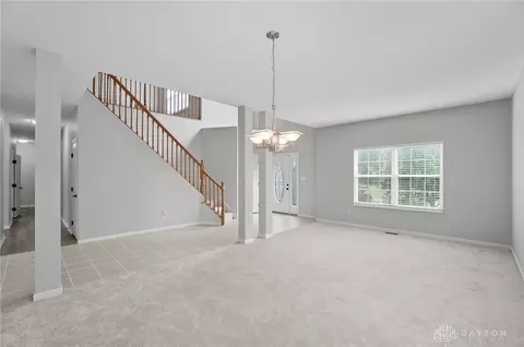 Living - 792 Oak Forest Dr, Morrow, OH 45152 photo 3 of 8