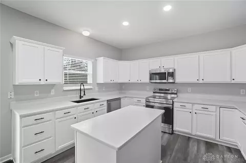Kitchen - 792 Oak Forest Dr, Morrow, OH 45152 photo 2 of 5