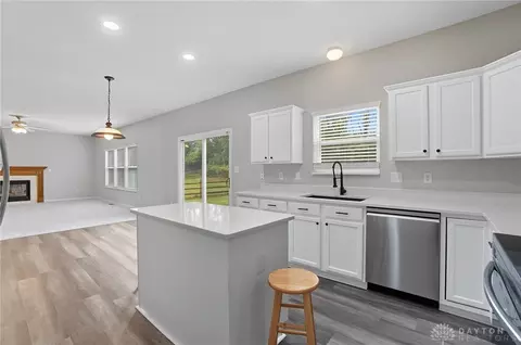 Kitchen - 792 Oak Forest Dr, Morrow, OH 45152 photo 3 of 5