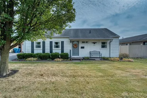 12 Kiser Dr, Tipp City, OH 45371