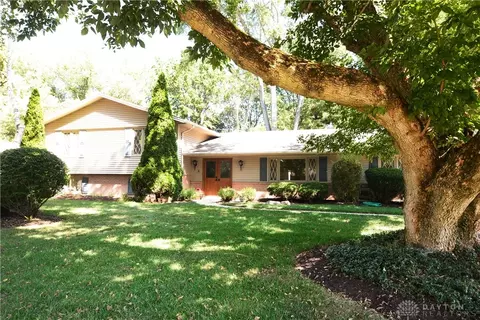1563 Langdon Dr, Dayton, OH 45459