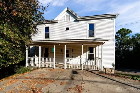 196 S 3rd St, Waynesville, OH 45068