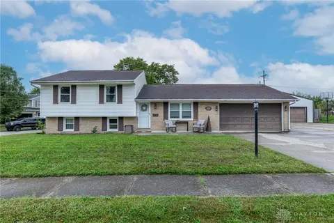2540 Cornwall Dr, Xenia, OH 45385