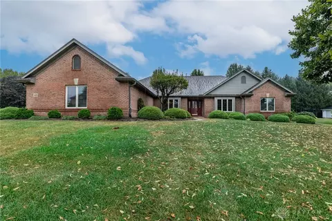 249 Chapel Dr, Springboro, OH 45066